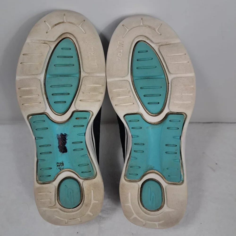 Skechers pre owned